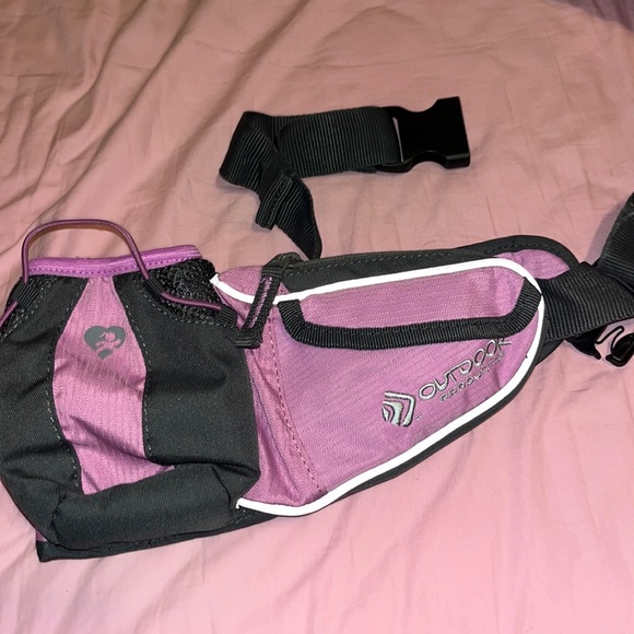Cute running bag wore once - Picture 1 of 3